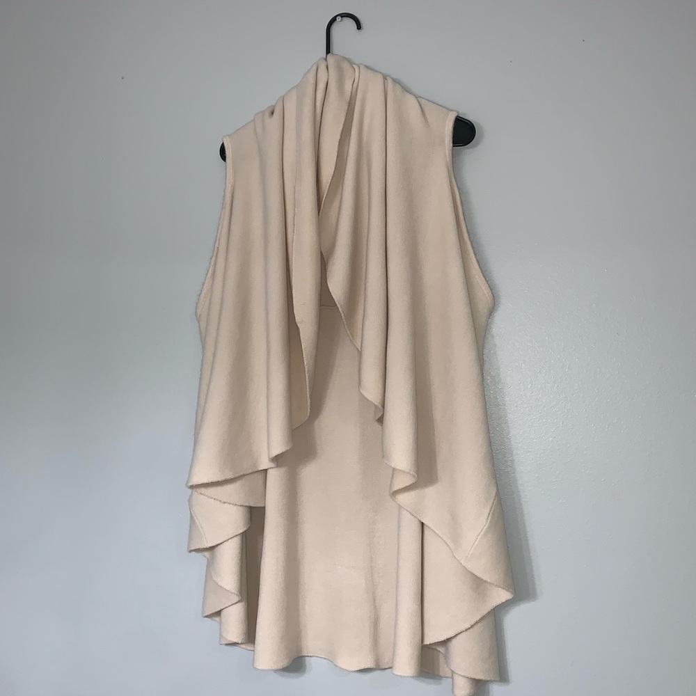 Cream sleeve-less cardigan